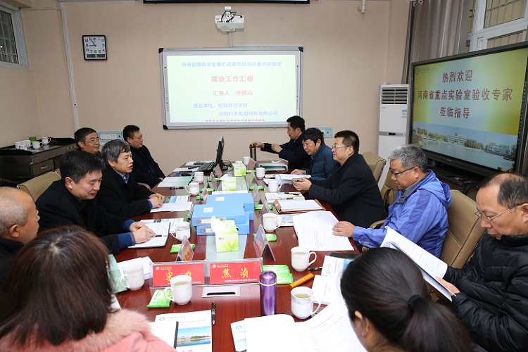 AT8V8689.JPG AT8V8689.JPG